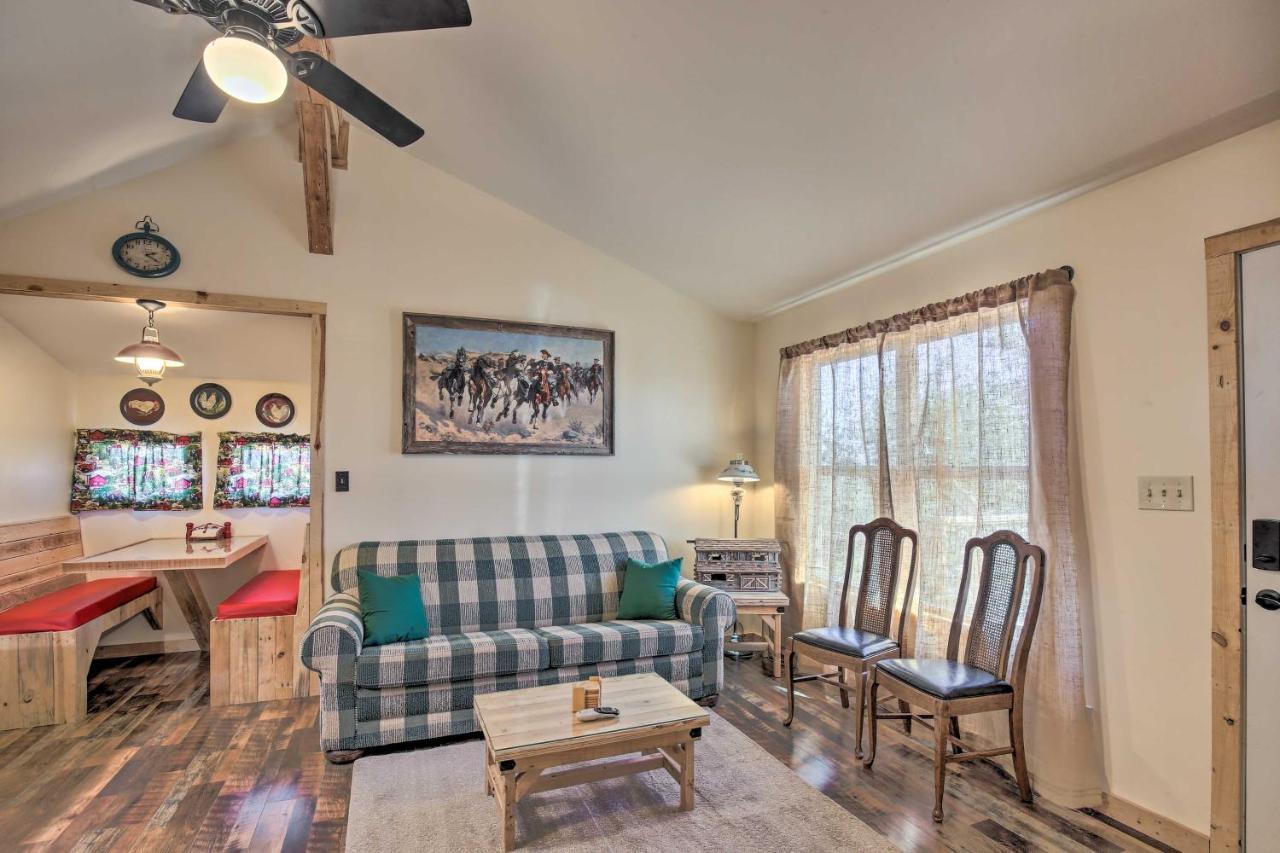 Kerrville Converted Barn Tiny Home With Kayaks! المظهر الخارجي الصورة
