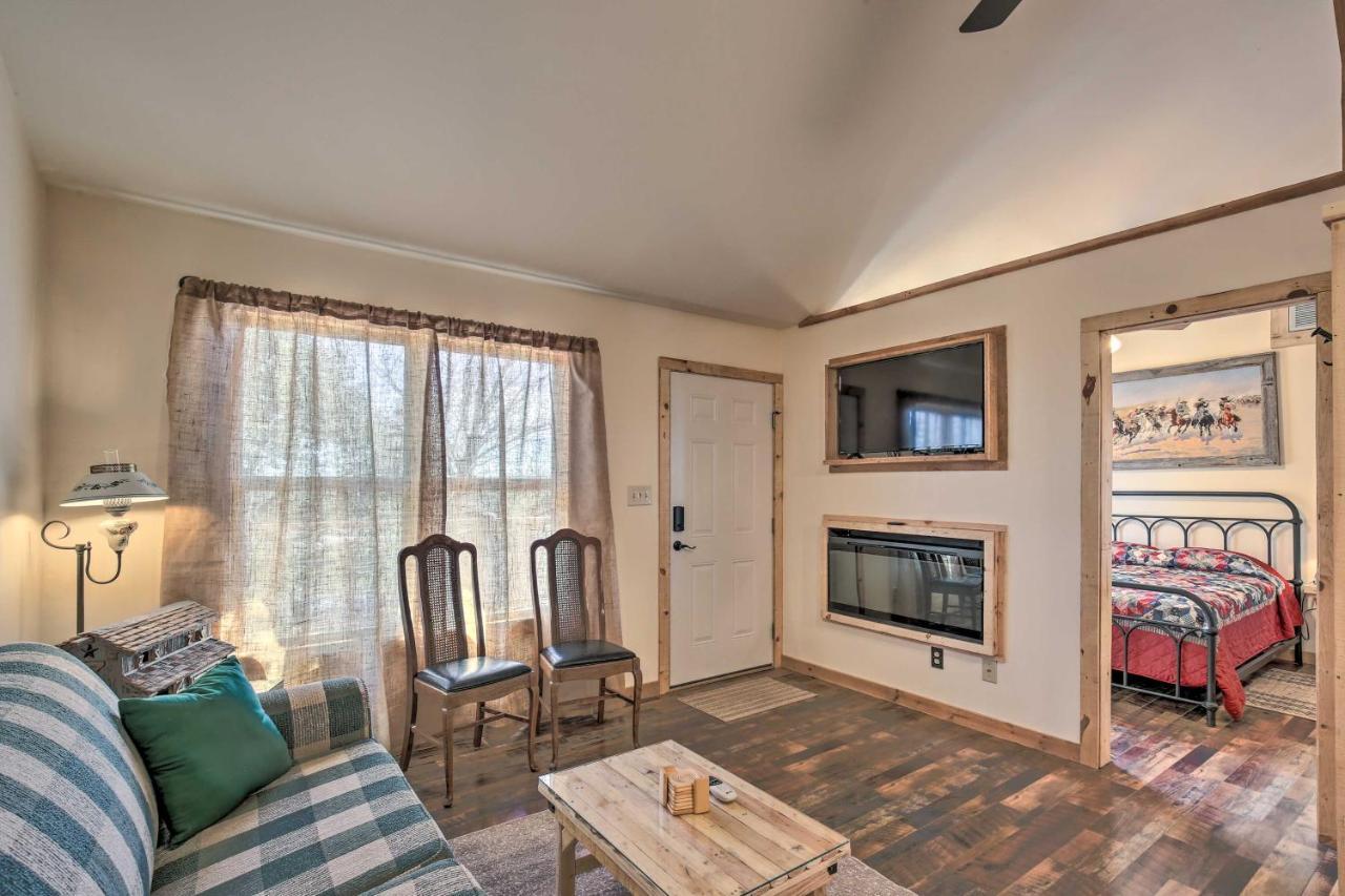 Kerrville Converted Barn Tiny Home With Kayaks! المظهر الخارجي الصورة