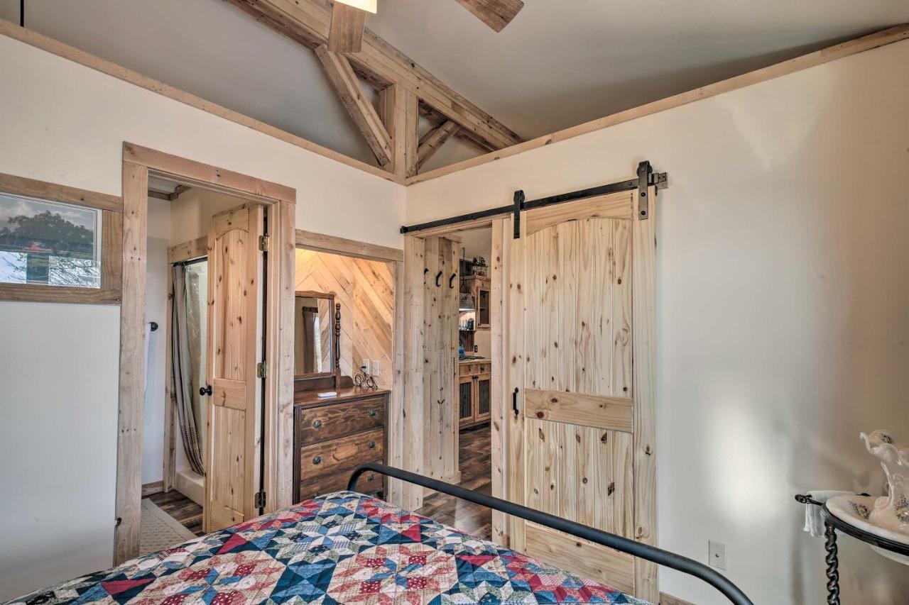 Kerrville Converted Barn Tiny Home With Kayaks! المظهر الخارجي الصورة