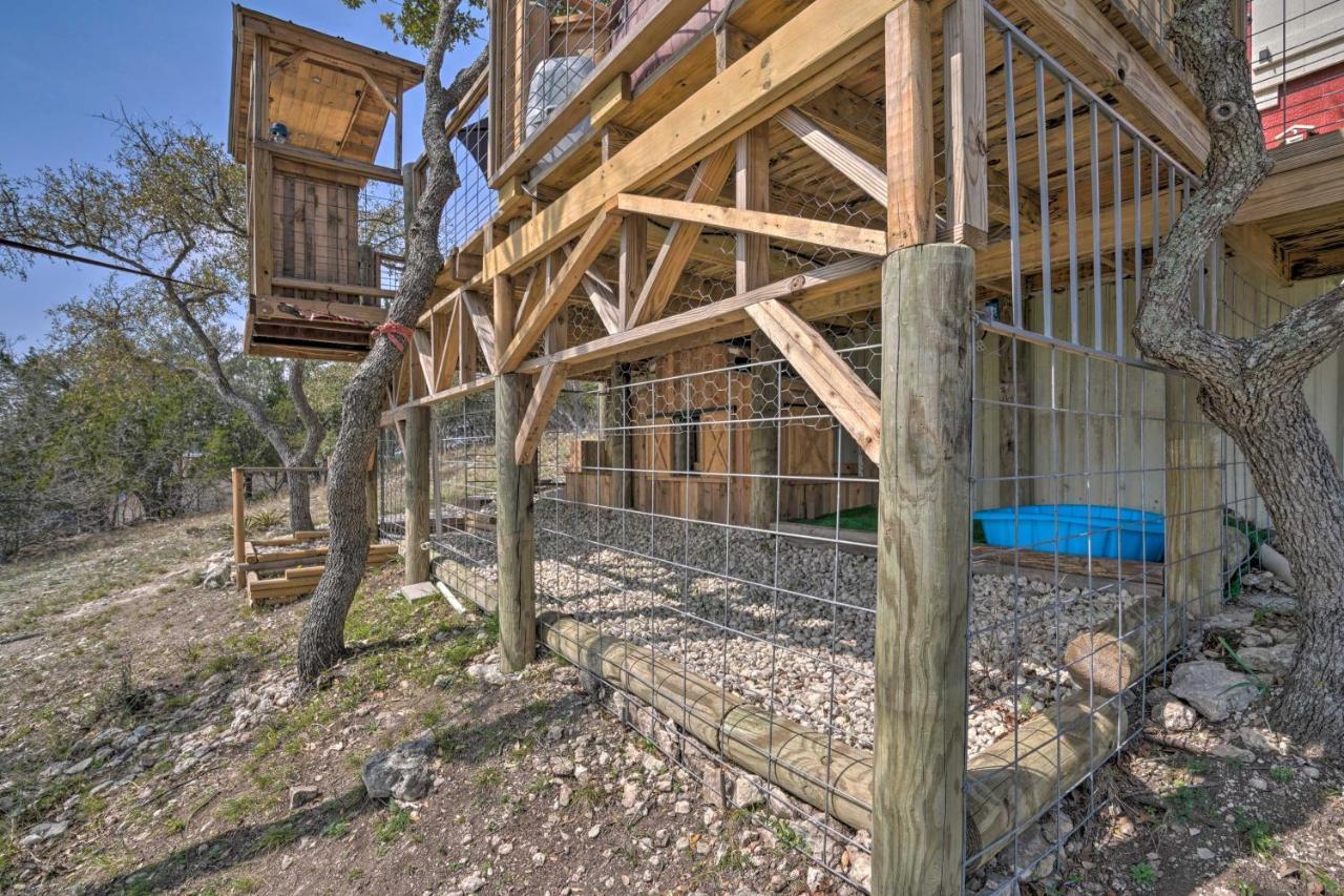 Kerrville Converted Barn Tiny Home With Kayaks! المظهر الخارجي الصورة